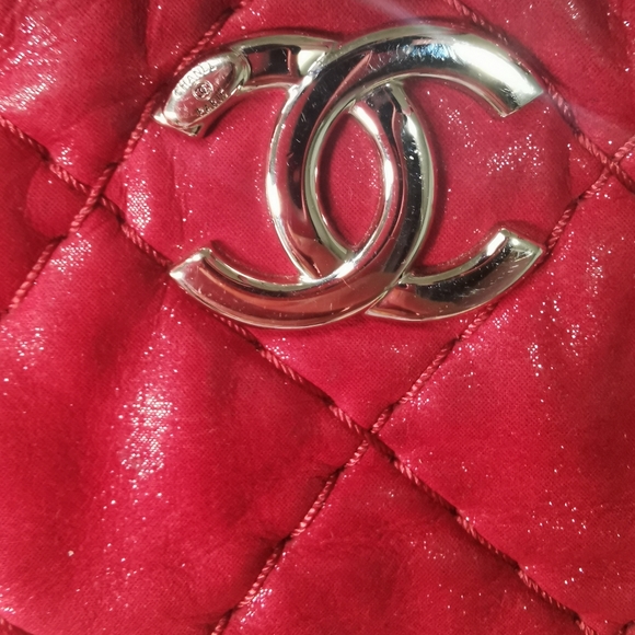 (Sold)100% Authentic Channel Lamb Skin Tote, Crossbody In Red - Picture 9 of 16